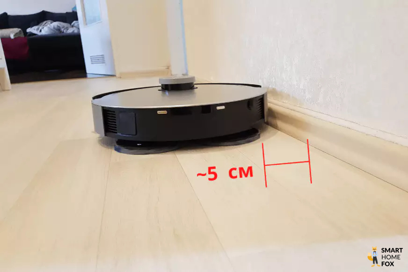 The area on the ledges that the Ecovacs Deebot X1 leaves out when wiping.